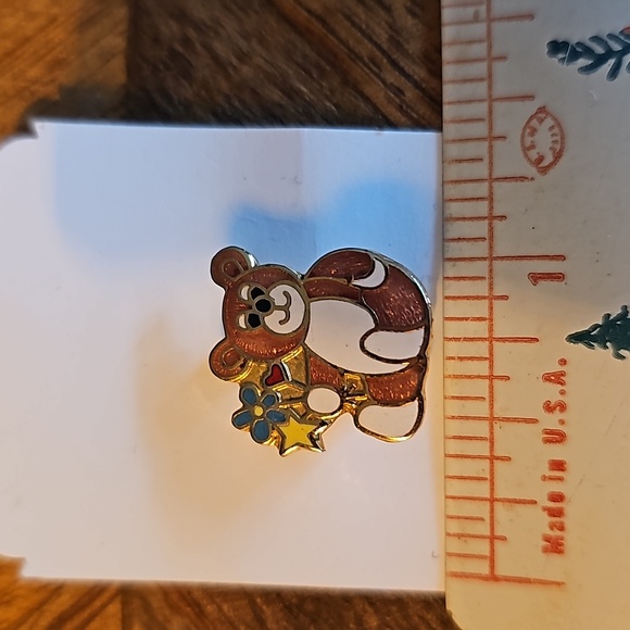 Vintage Teddy Bear lapel pin - Picture 1 of 5